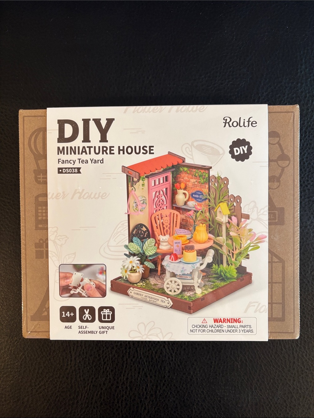 Rolife DIY Miniature House - Fancy Tea Yard in Pink & Green